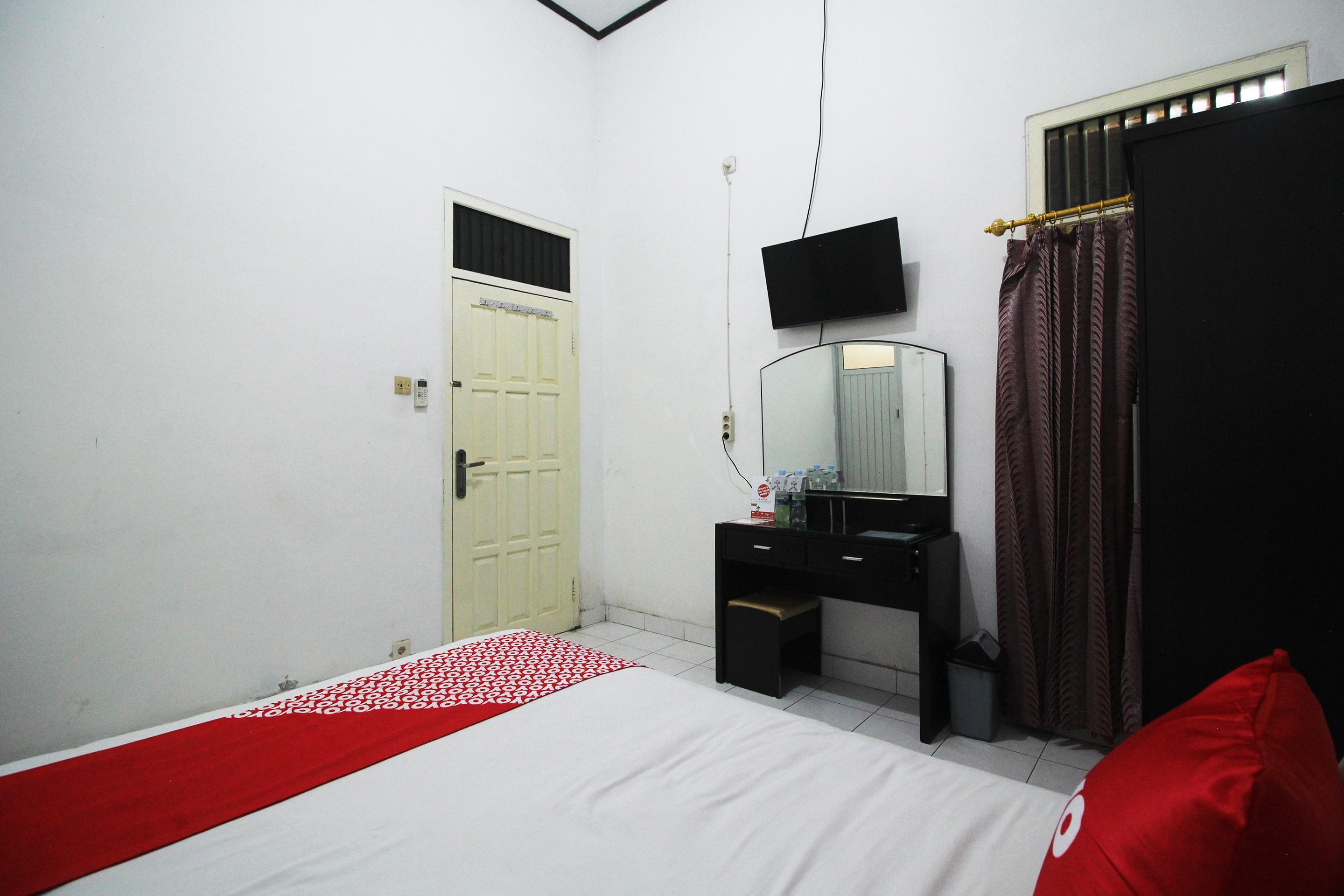 Oyo 2014 Wisma Zahra Bandar Lampung Bagian luar foto