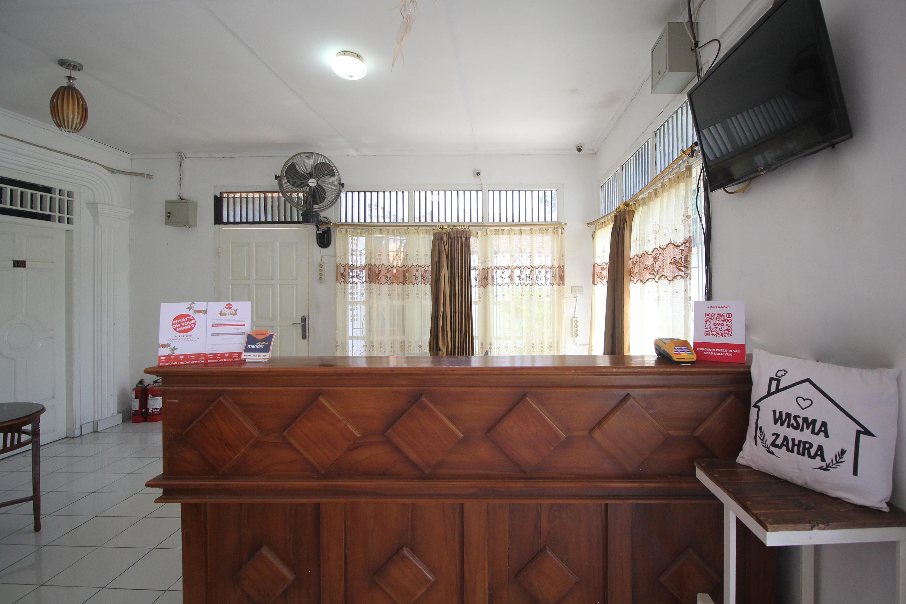 Oyo 2014 Wisma Zahra Bandar Lampung Bagian luar foto