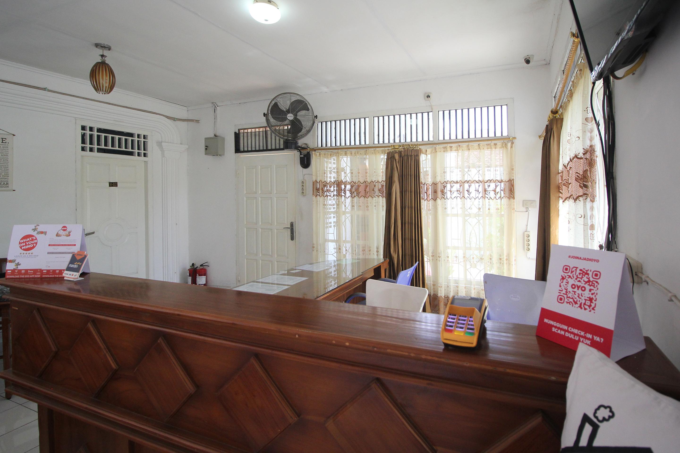 Oyo 2014 Wisma Zahra Bandar Lampung Bagian luar foto